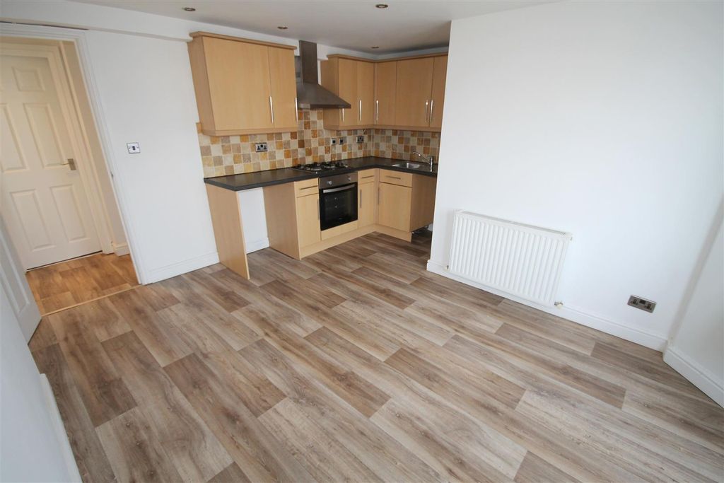 Property photo 3 of 16 Chr Living.Jpg