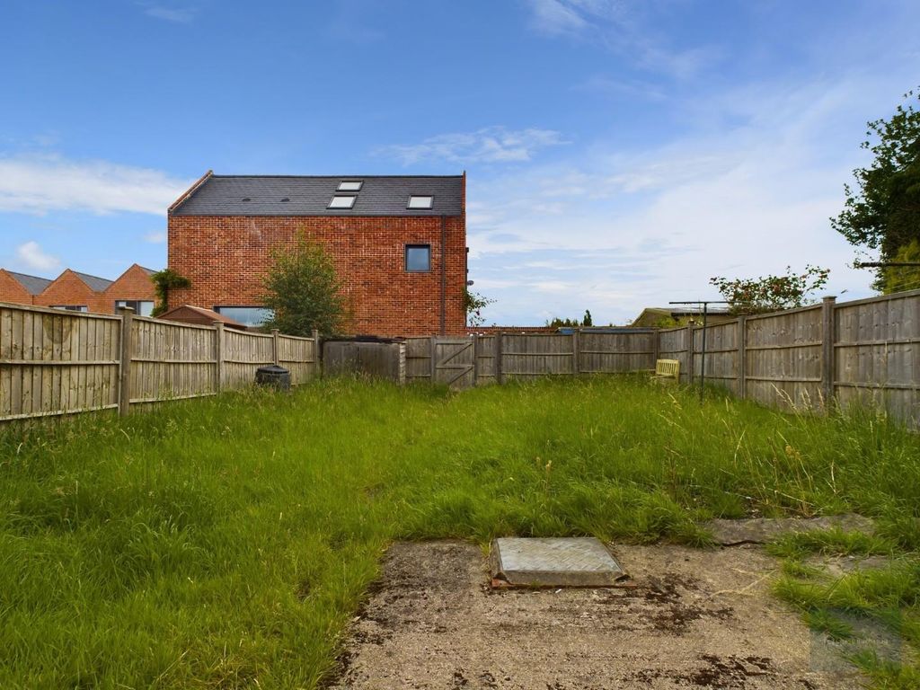 Property photo 2 of 16 Cam03907G0-Pr0036-St