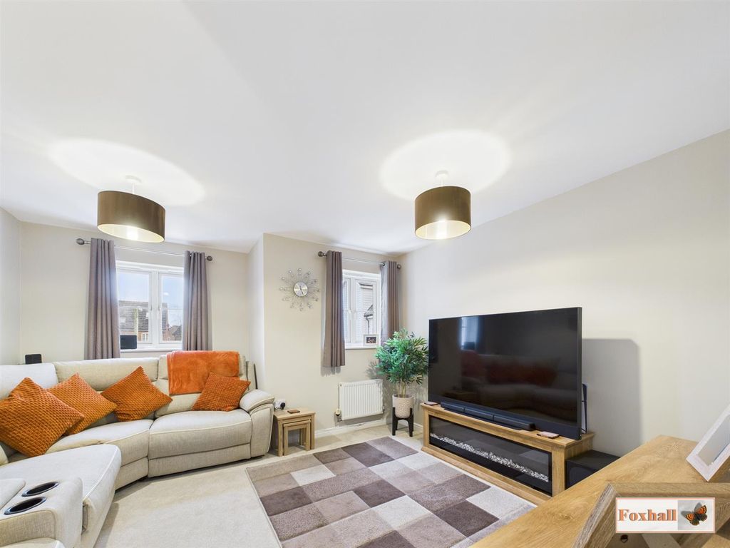 Property photo 2 of 14 Lounge