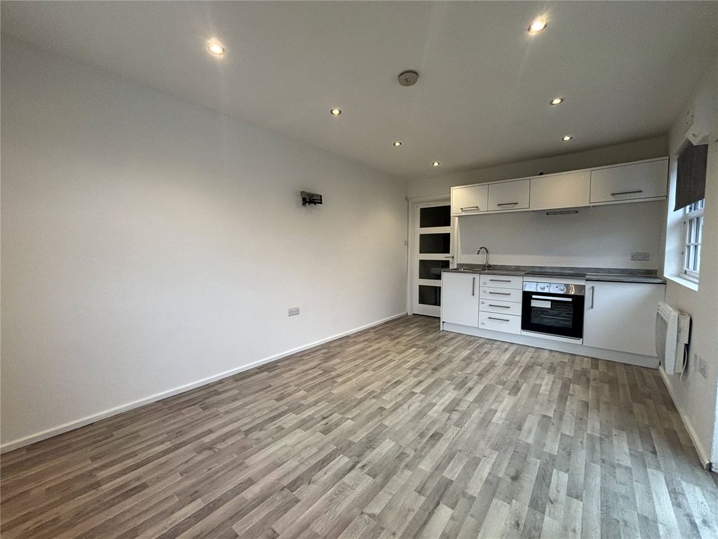 Property photo 1 of 3 Picture No. 05