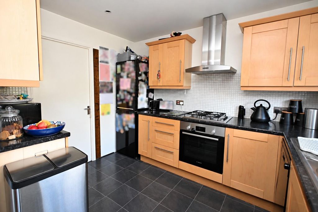 Property photo 3 of 14 Kitchen