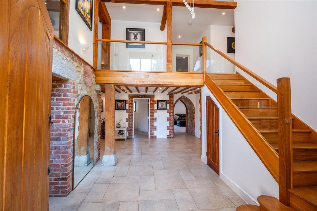 Property photo 3 of 43 Hall....Jpg