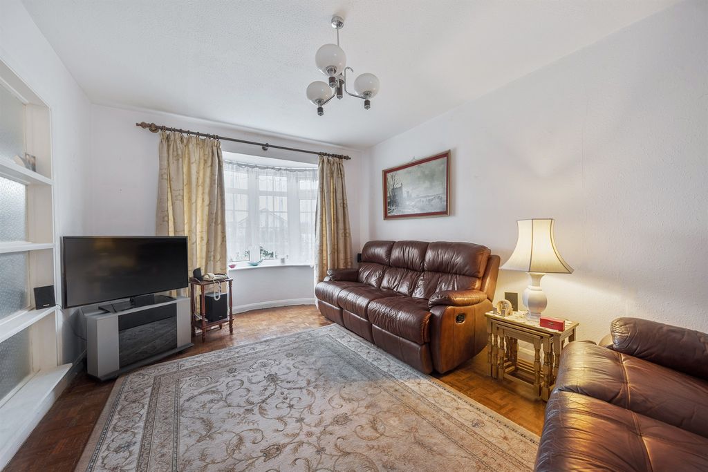 Property photo 3 of 14