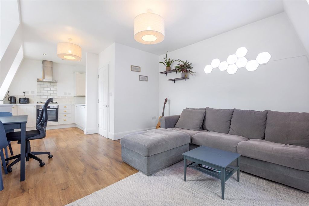 Property photo 1 of 10 7M2A6530-Hdr.Jpg