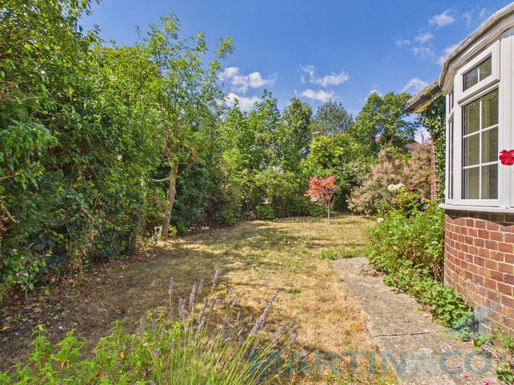 Property photo 2 of 19 Garden Front