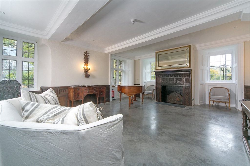 Property photo 3 of 87 Picture No. 84