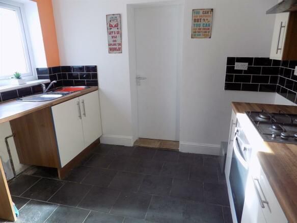 Property photo 3 of 5 Kitchen.Jpg