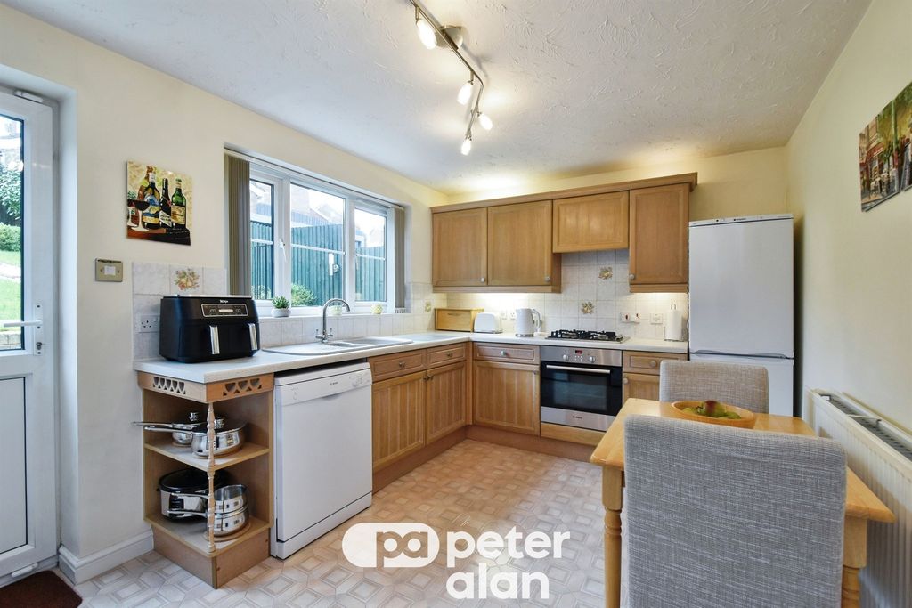 Property photo 2 of 31