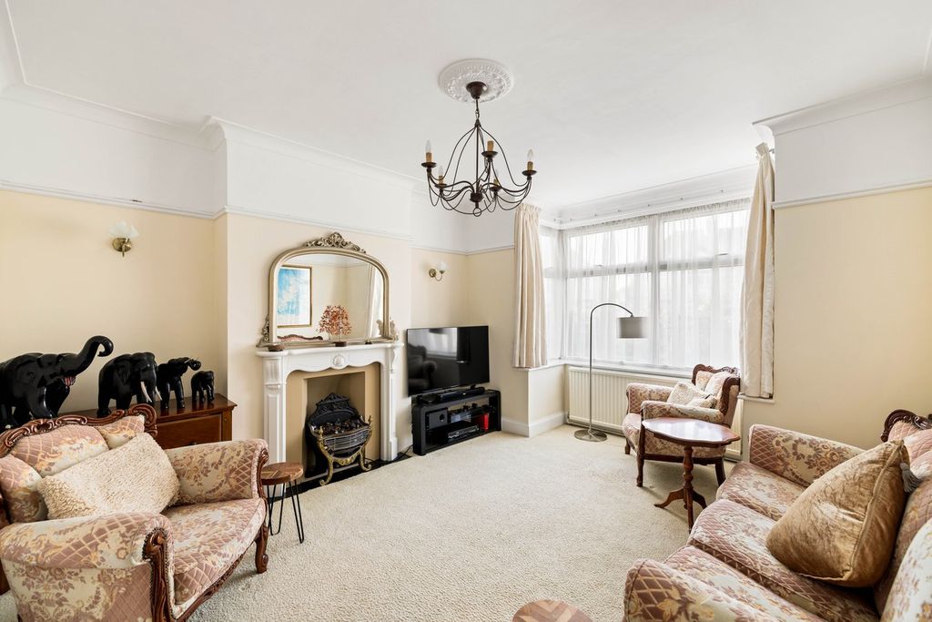 Property photo 3 of 19