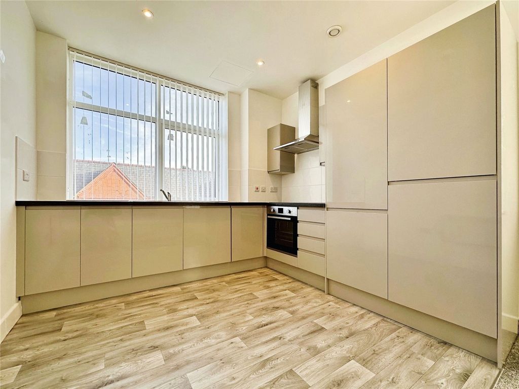 Property photo 1 of 7 Kitchen