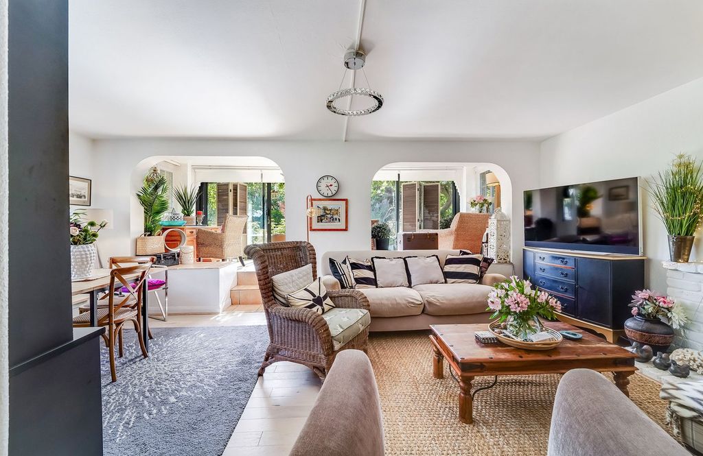 Property photo 3 of 19