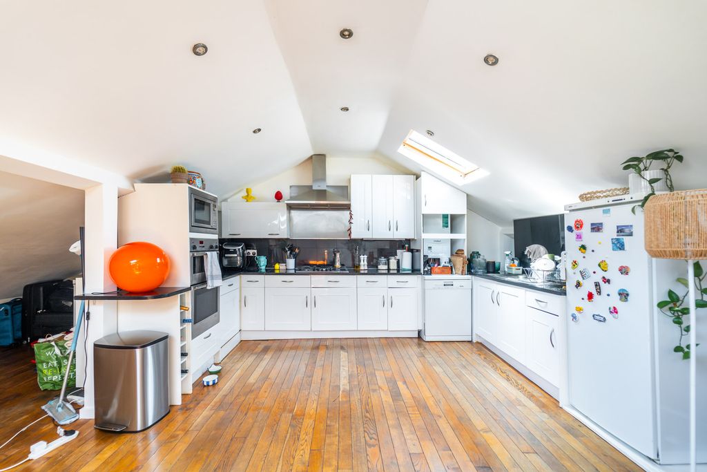 Property photo 3 of 13 Mba01365-Edit