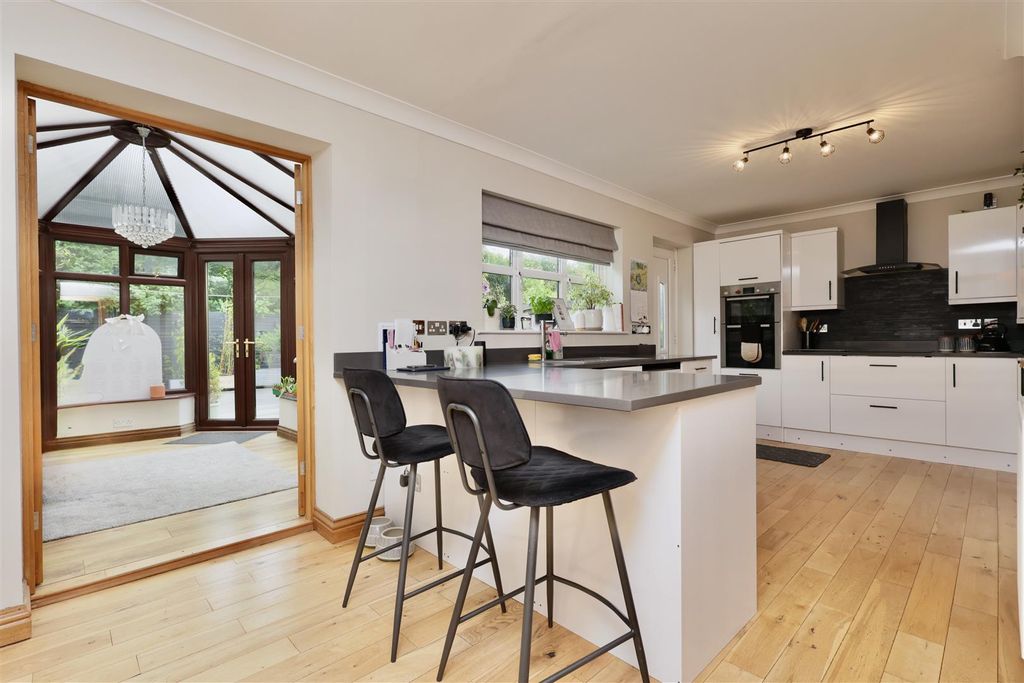 Property photo 1 of 27 Abb73D50-3D00-4Ad3-8Fea-E197CC15247F_1_201_A.Jpeg