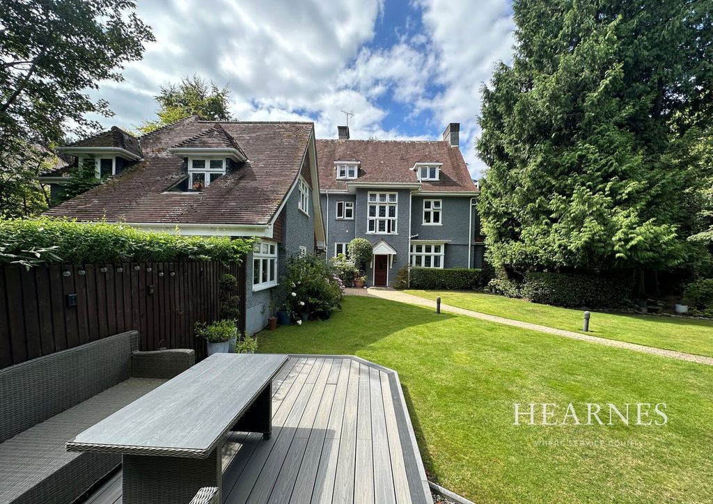 Property photo 1 of 18