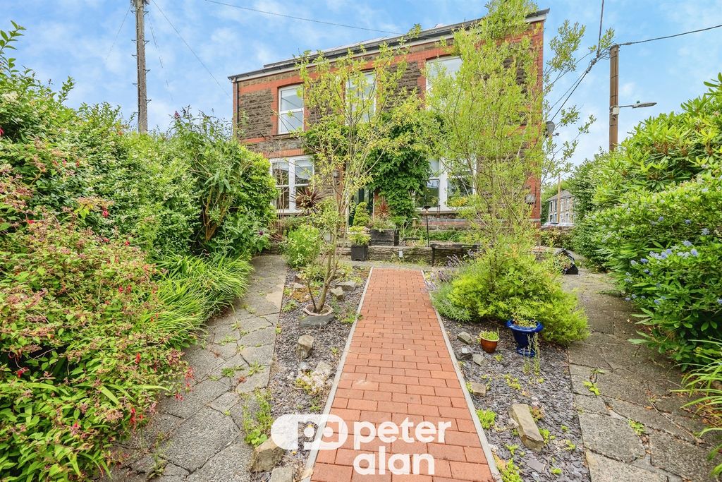 Property photo 1 of 28