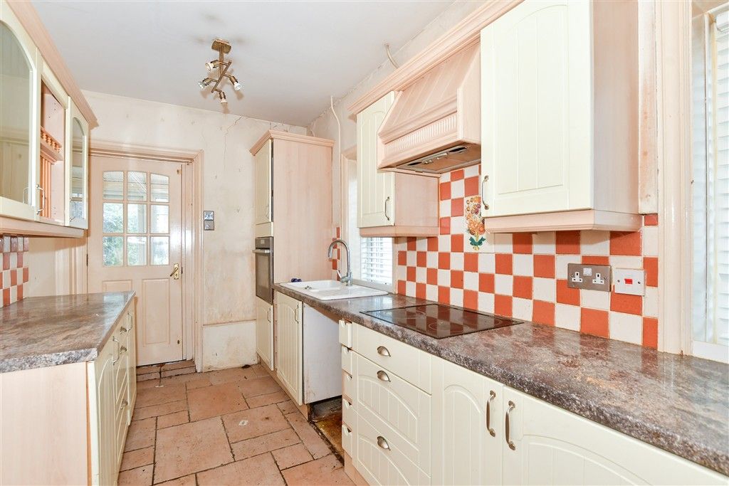 Property photo 1 of 8 Lounge