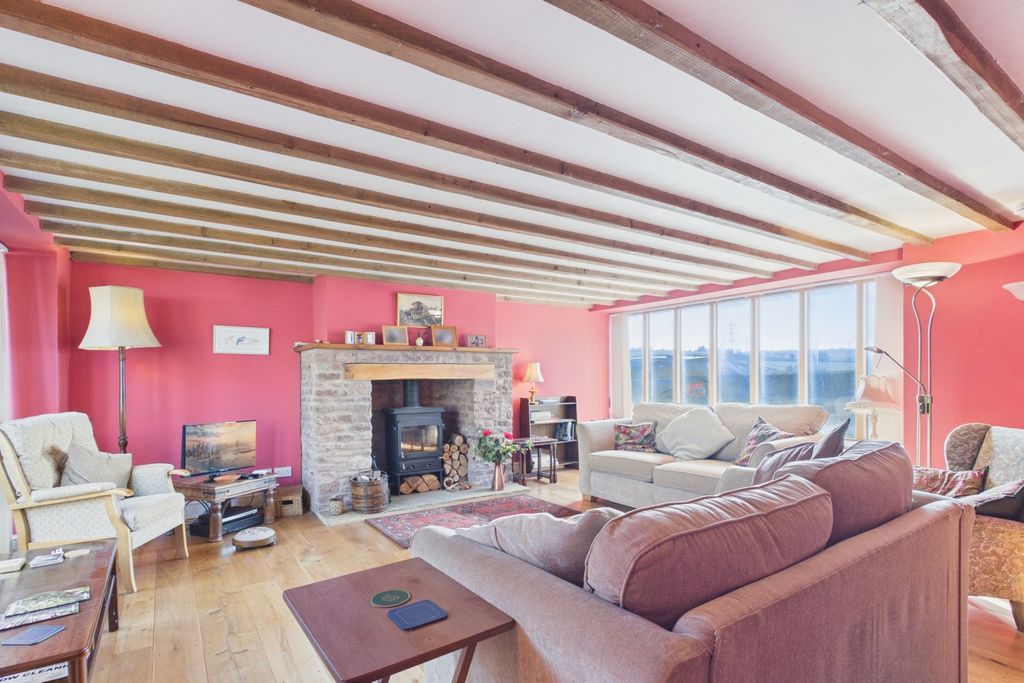 Property photo 2 of 18 Picture No. 10