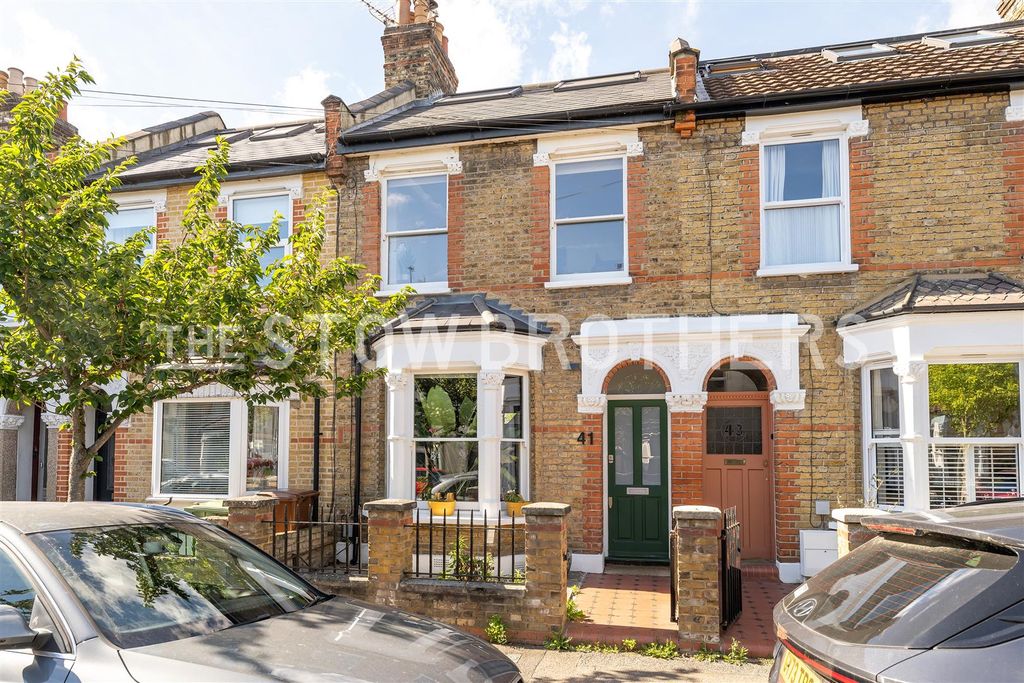 Property photo 2 of 36