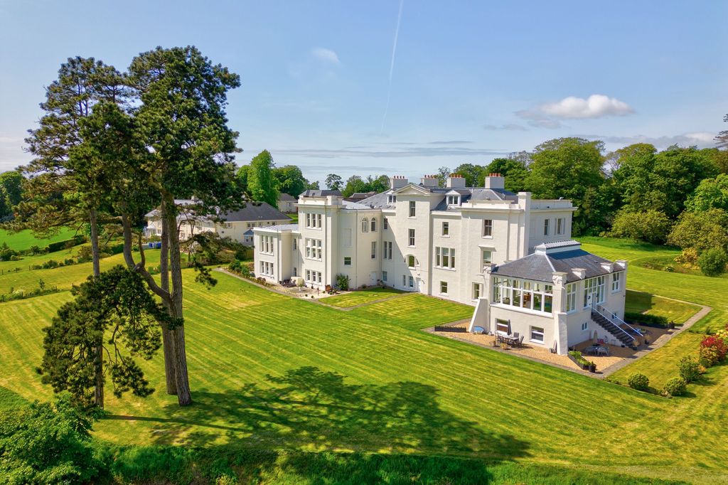 Property photo 1 of 33 Photo 30