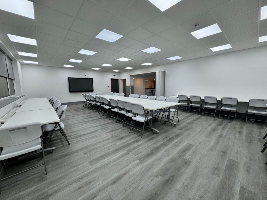 Property photo 3 of 24