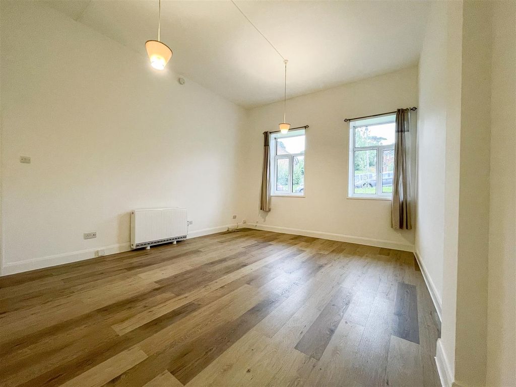 Property photo 3 of 16 Living Room