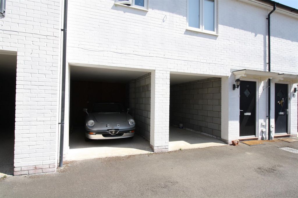 Property photo 2 of 24 2 Carports