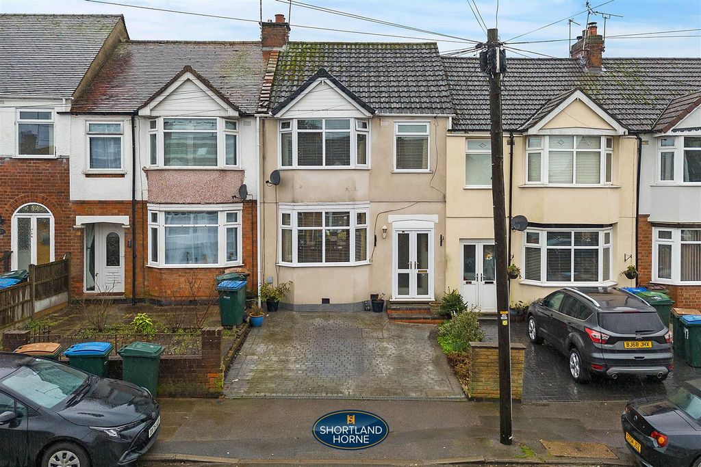 Property photo 1 of 25 95 Dickens Road (4 Of 24).Jpg