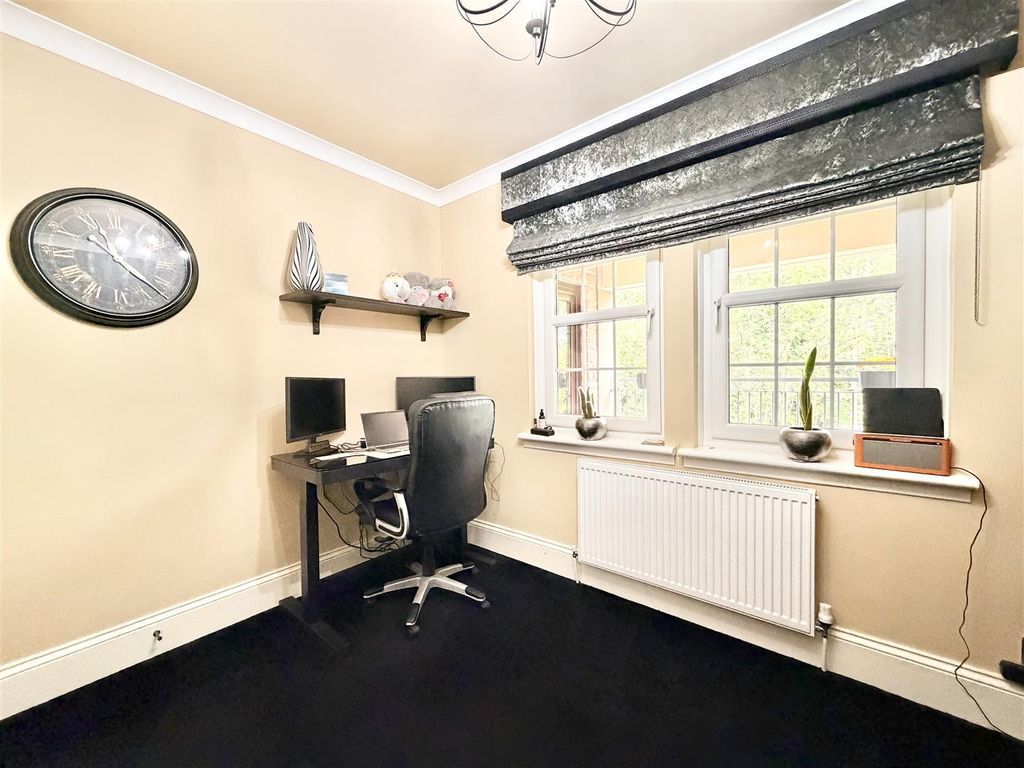 Additional image 13 of 4 bed town house for saleBurnside Gate, Hamilton ML3