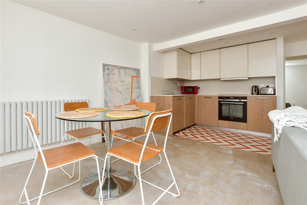 Property photo 1 of 10 Lounge/Diner