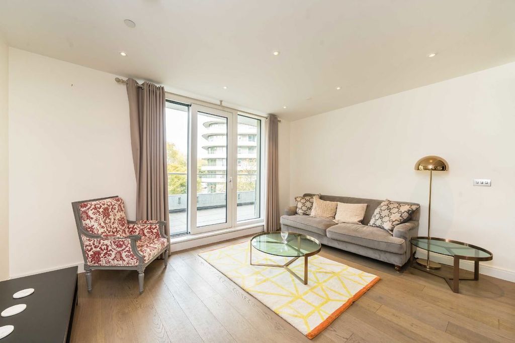 Property photo 2 of 6