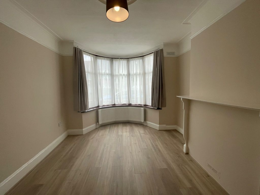 Property photo 1 of 13 3 Bed House
