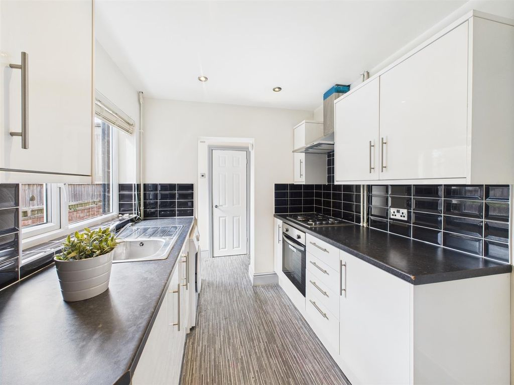 Property photo 1 of 8 Cam04063G0-Pr0119-Still003.Jpg