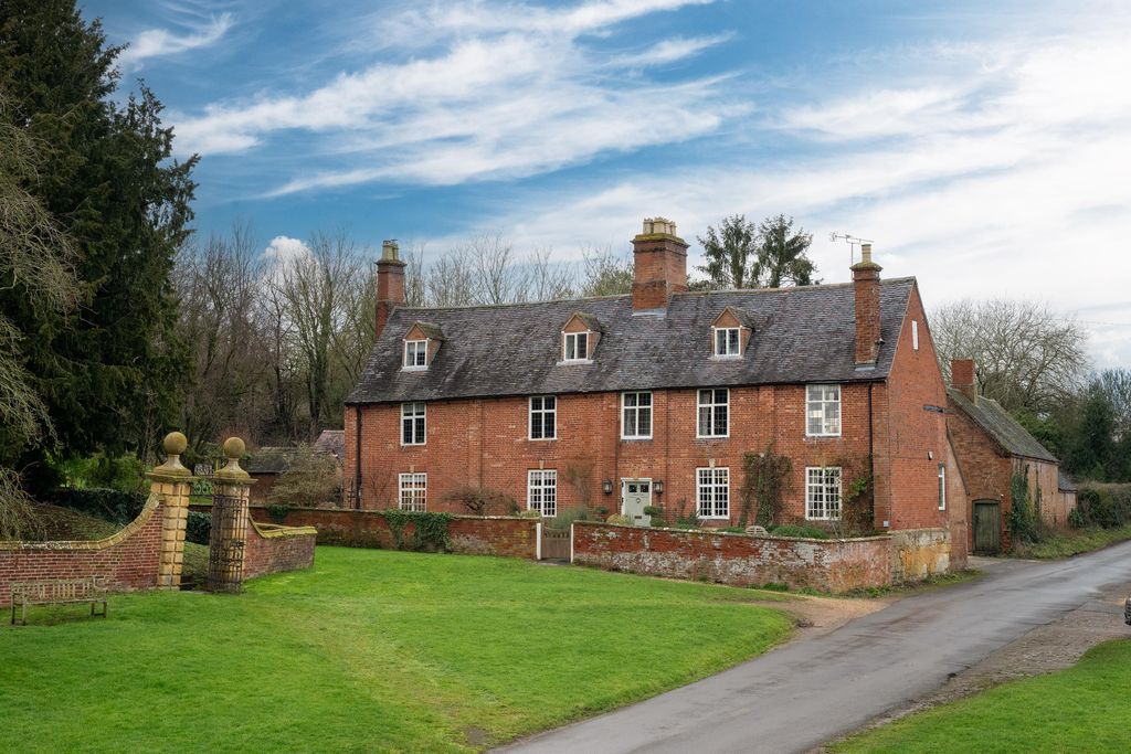 Property photo 1 of 36 Image