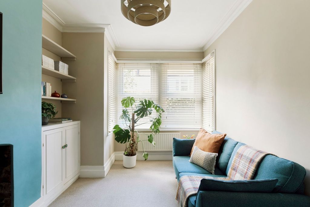 Property photo 1 of 32