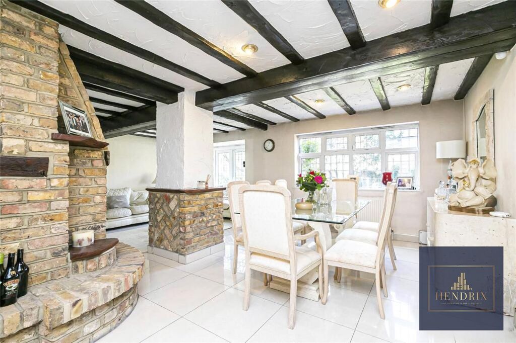 Additional image 15 of 4 bed detached house to rentHigh Road, Chigwell IG7