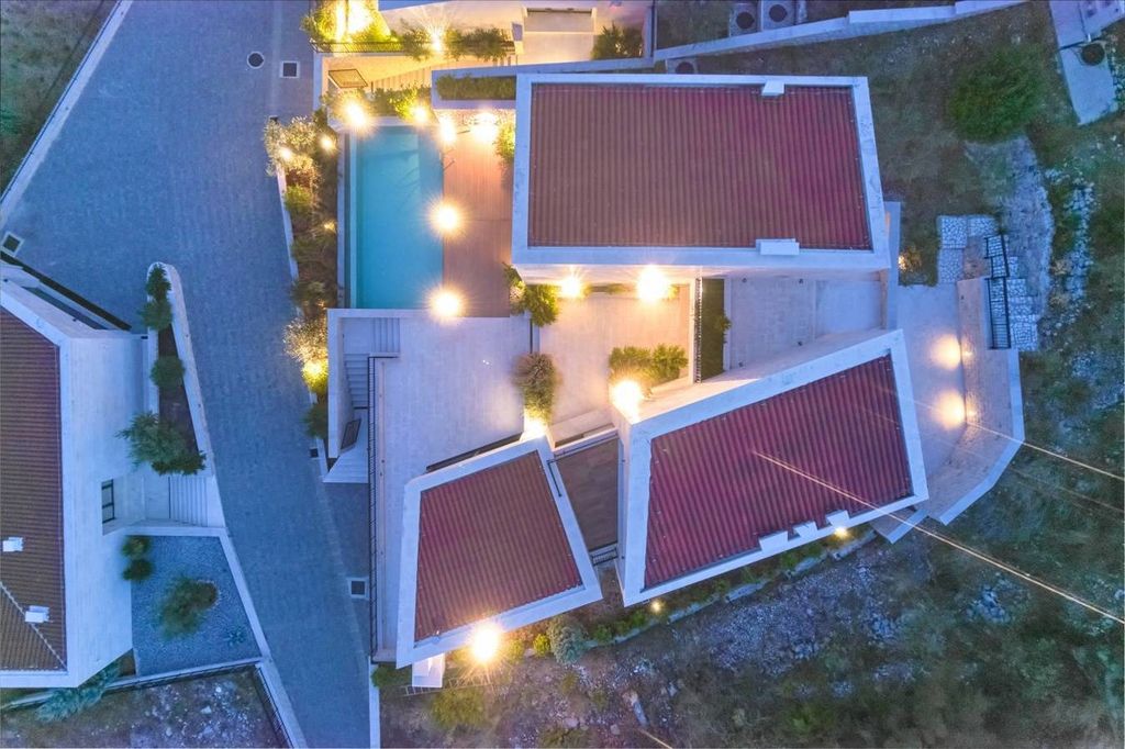 Property photo 3 of 17 <Alttext/>