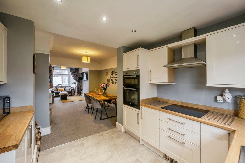 Property photo 2 of 13 Kitchen