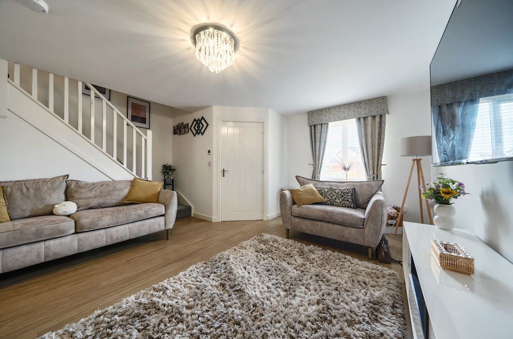 Property photo 3 of 21 1320331-12-686B94...