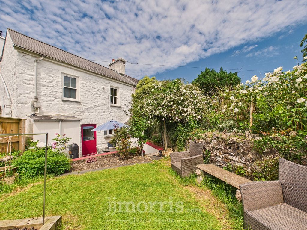 Property photo 2 of 27