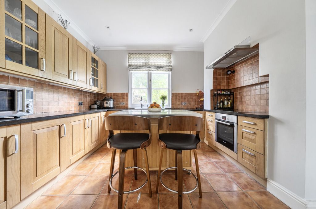Property photo 3 of 16 1458511-25-6A0348...