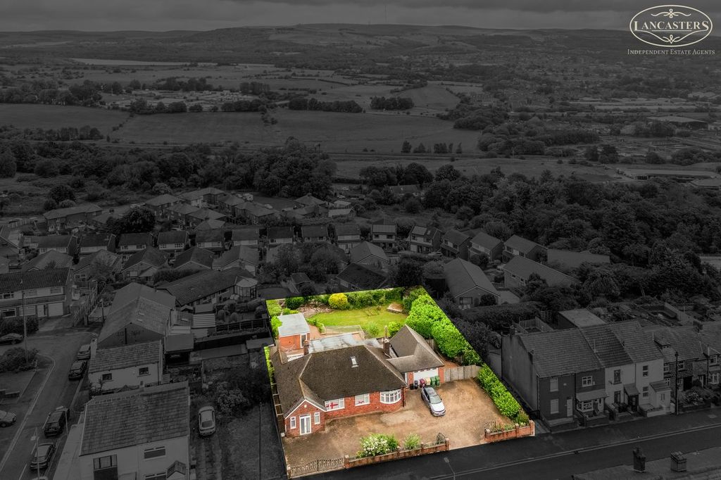 Property photo 1 of 33 Plot Indicator