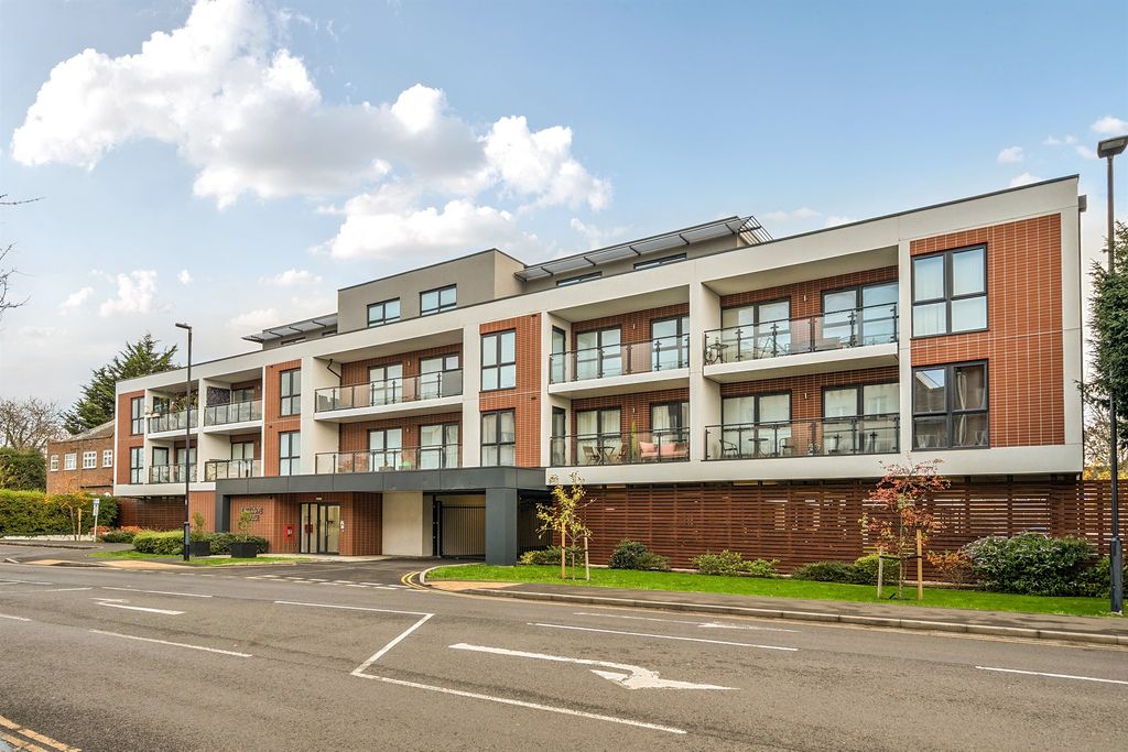 Property photo 1 of 11