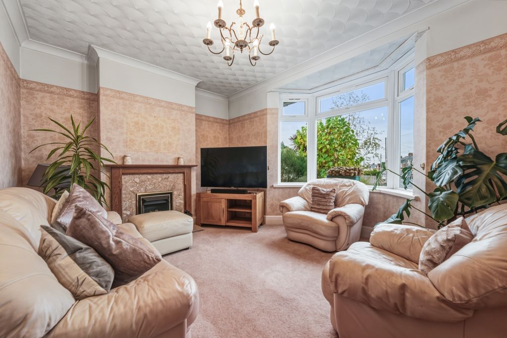 Property photo 2 of 29 4360283