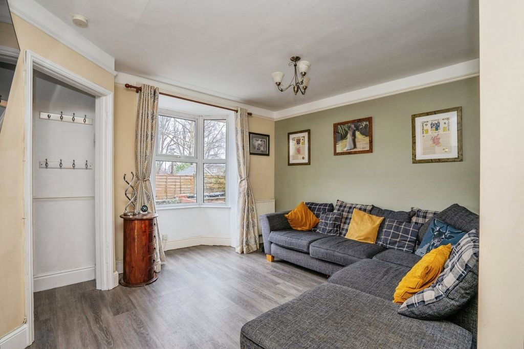 Property photo 2 of 19