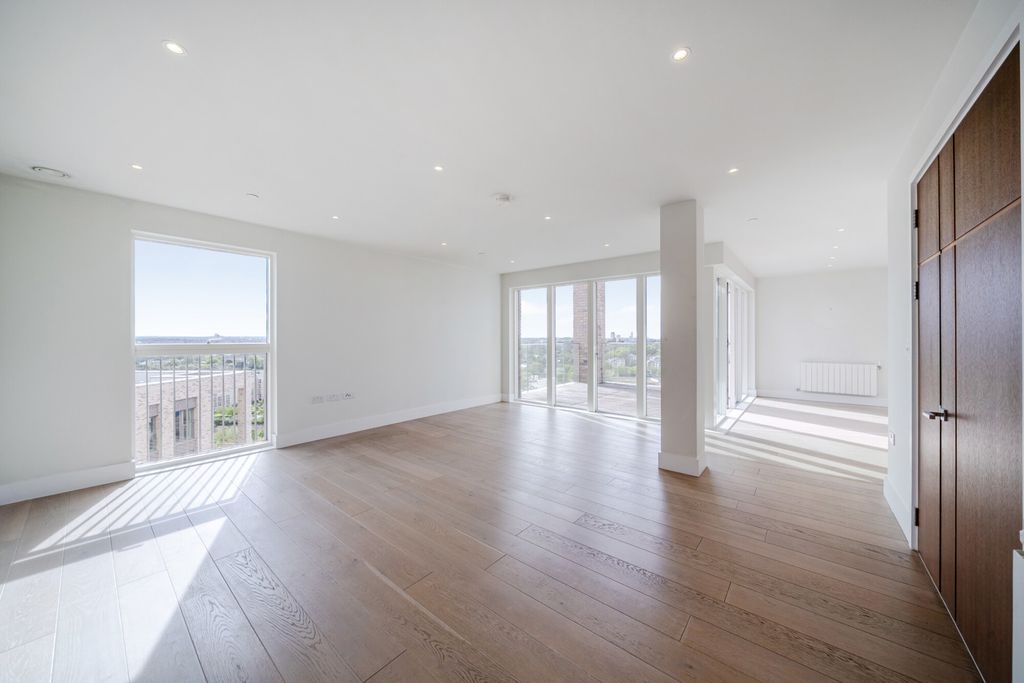 Property photo 3 of 19 1516000-19-1A067E...