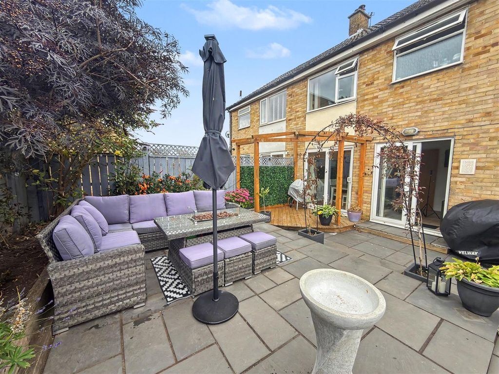 Property photo 2 of 13 Externally