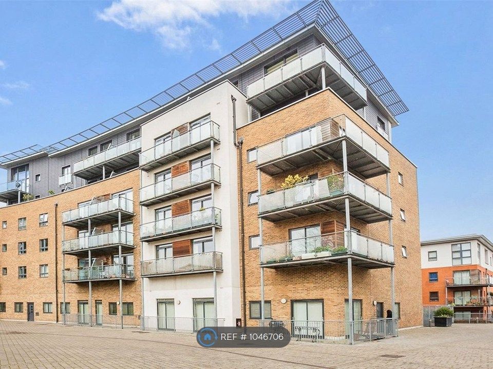 Property photo 1 of 21 Kingswood Court Building
