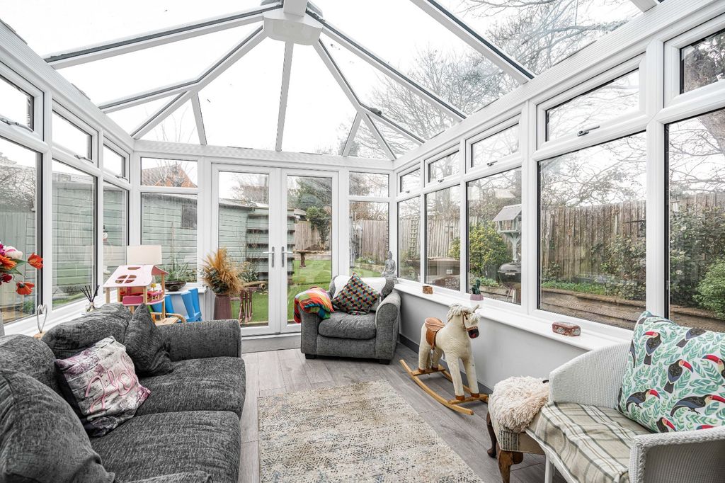 Property photo 3 of 17 Conservatory