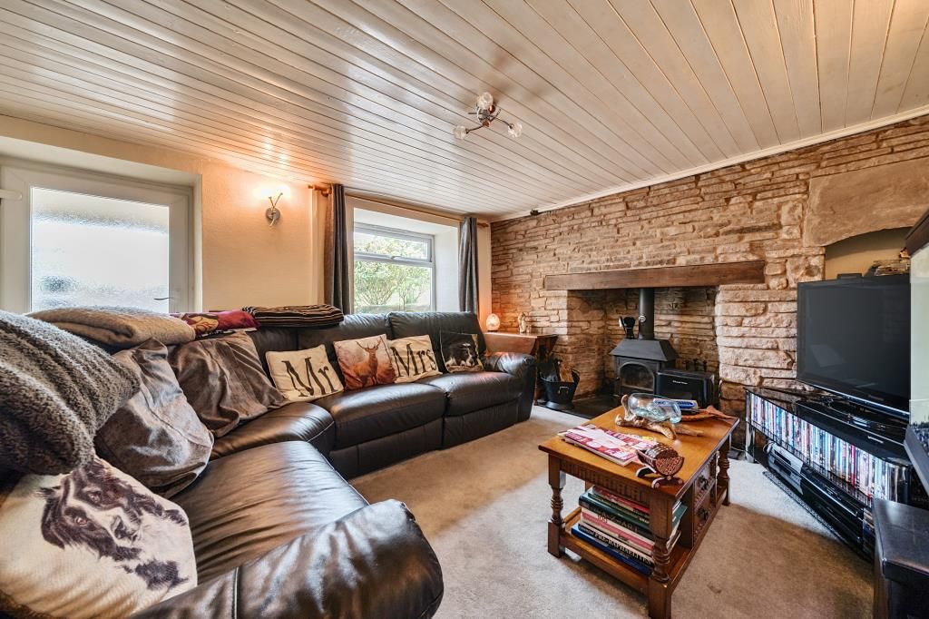 Property photo 3 of 18 Living Room