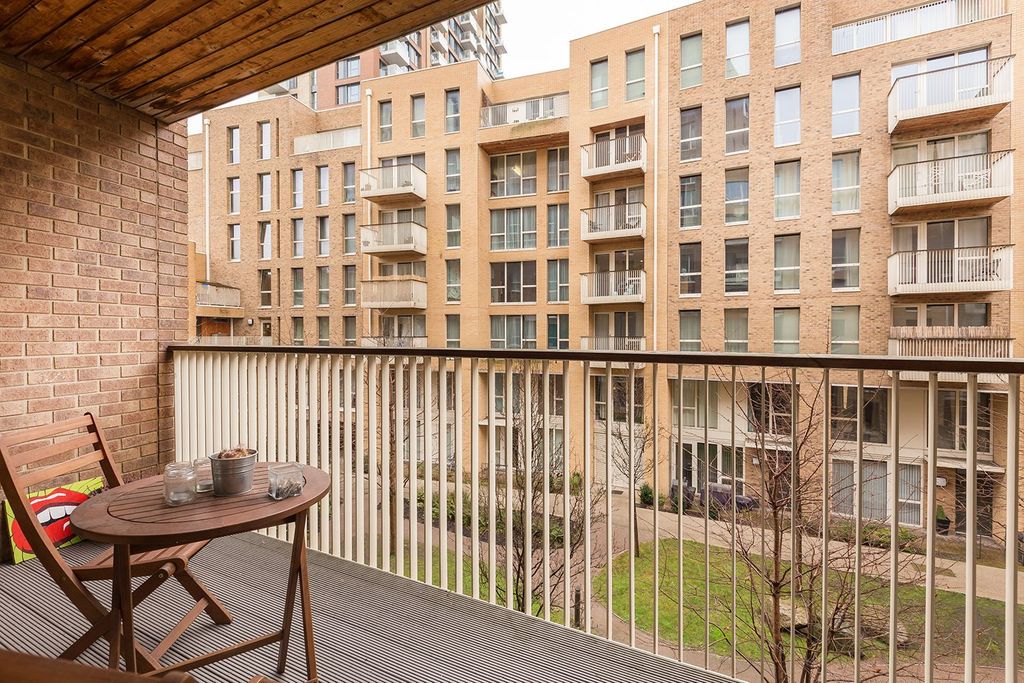 Property photo 2 of 14 Balcony